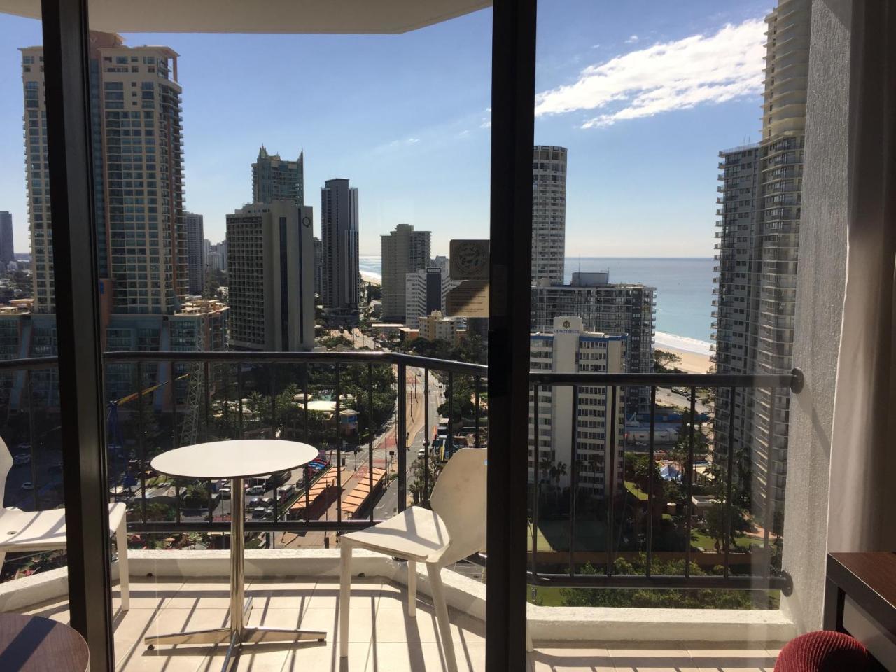 High Floor Ocean View At Surfers Paradise - Hotel Studio Gold Coast Exterior photo